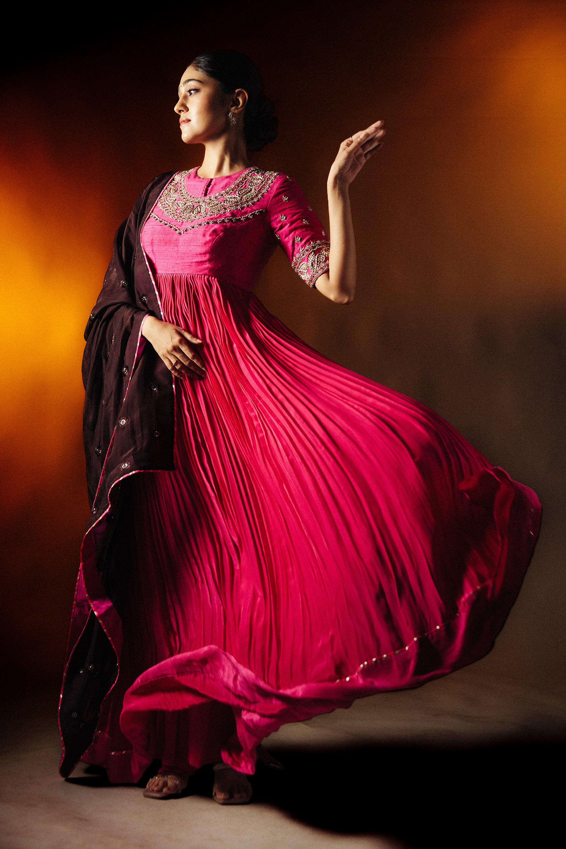 Floraison Anarkali Pose
